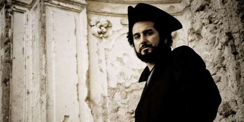 Vinicio Capossela in tour in Sicilia: Segesta, Siracusa e Tindari