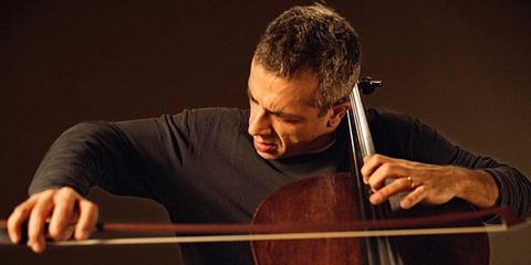 Giovanni Sollima in concerto al teatro antico di Segesta