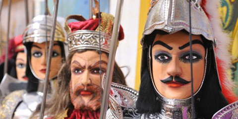 “Amore e follia di Orlando”. L’opera dei pupi dei Fratelli Napoli a Raccalumera (ME)