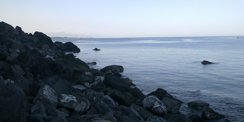 Acqua del Ferro, una spiaggetta di scogli nella riserva naturale orientata La Timpa.